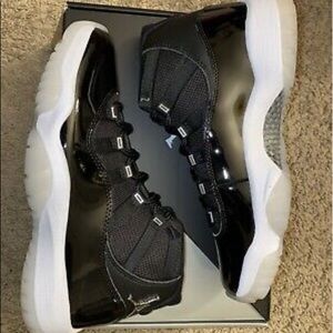 jubilee 11’s size 5 woman’s never worn 💘